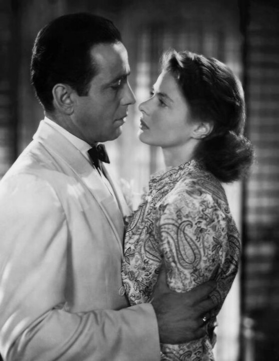 Humphrey-Bogart-and-Ingrid-Bergman-in-Casablanca-8