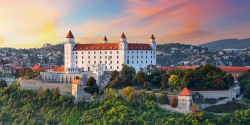 bratislava-castle.jpg