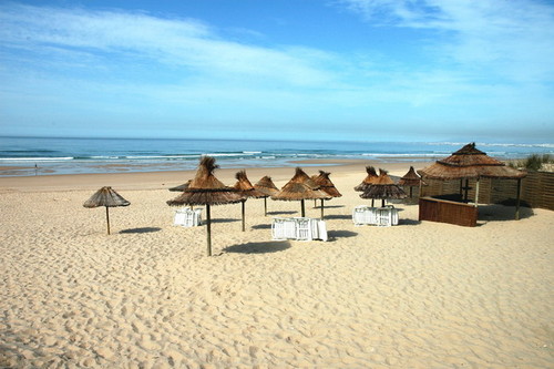 Cabana Pescador, Caparica.jpg