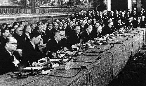 rome-1957-signing-hp[1].jpg