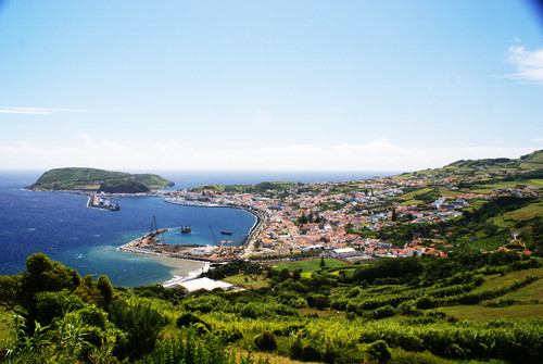 Cidade_da_Horta,_vista_parcial_do_cimo_do_Miradour