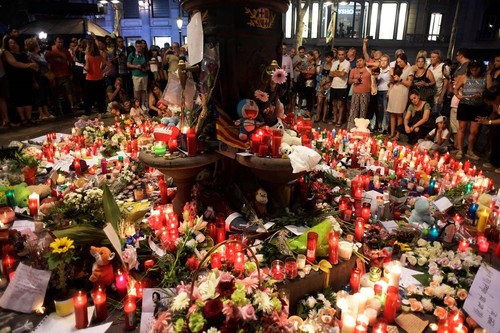 Barcelona-Ramblas-Ultraderechistas-solidaridad-Ita Barcelona-Ramblas-Ultraderechistas-solidaridad-Ita