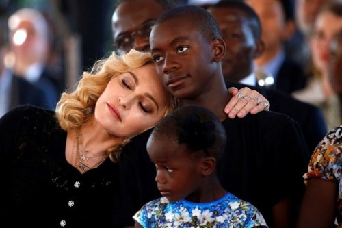 madona.jpg madona.jpg