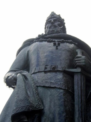 monumento-a-sancho-i (1).jpg