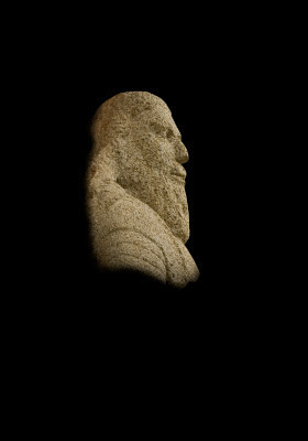 4 - D. Afonso Henriques Escultura em granito Conve