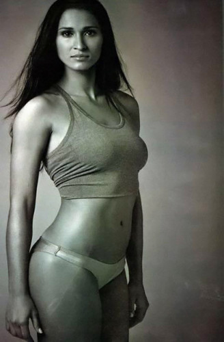 Brazilian-Volleyball-Gold-Medalist-Jaqueline-Carva