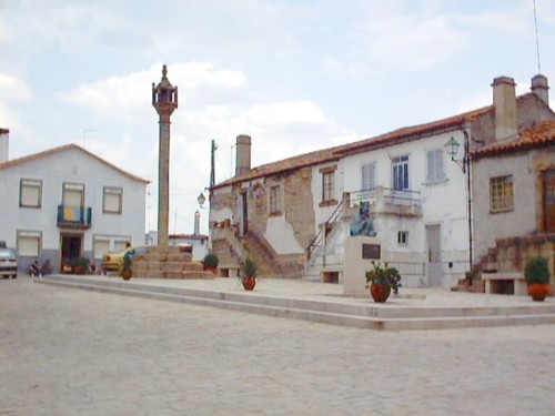 Praça de Almendra.jpg Praça de Almendra.jpg