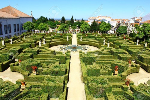 21017983-garden-castelo-branco-portugal[1].jpg