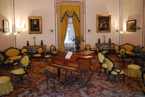 Palácio_de_Mafra_-_Salão_amarelo[1].jpg