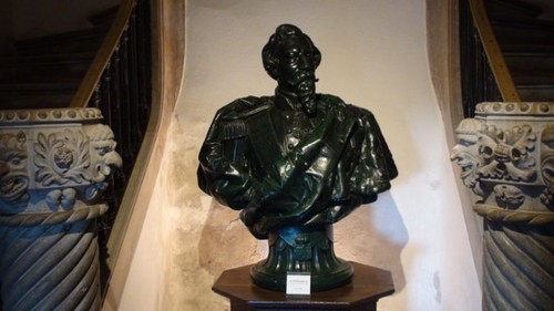 busto-de-d-fernando-ii[1].jpg