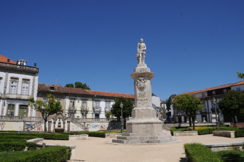 Estatua_D._Pedro_V_em_Braga_01[1].jpg