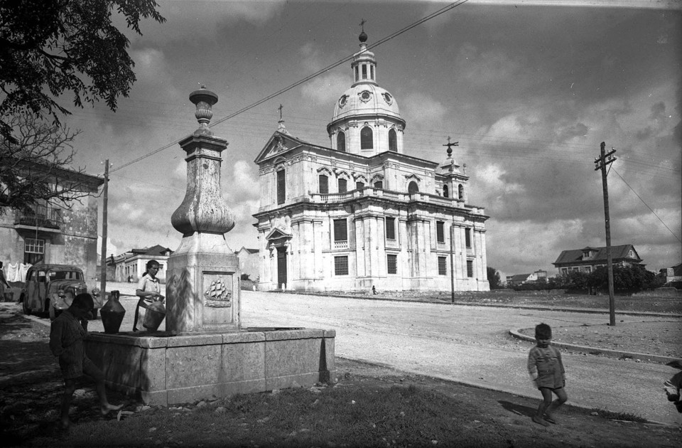 Igreja da Memória e chafariz da Memória.jpg Igreja da Memória e chafariz da Memória.jpg