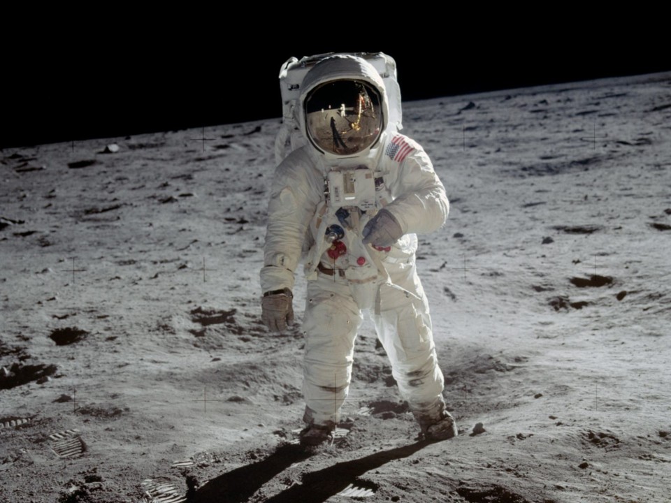 Buzz Aldrin on the moon.jpg