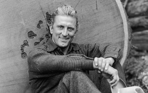 kirk-douglas-97-birthday-ftr[1].jpg