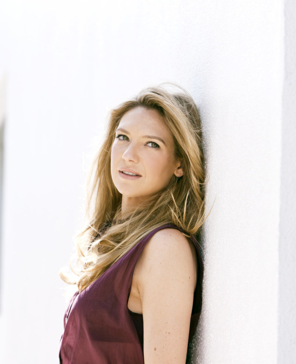 anna torv.jpg
