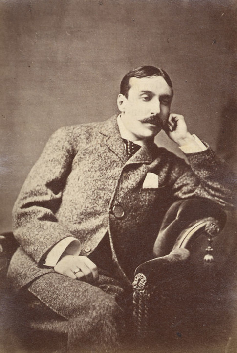 Eça_de_Queirós_c._1882.jpg