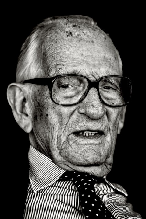 adriano moreira.jpg