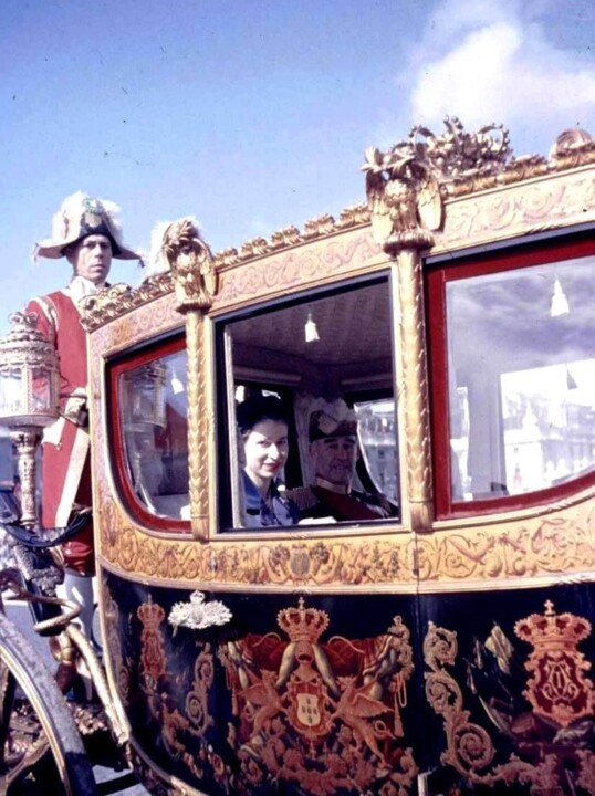 rainha 1957.jpg