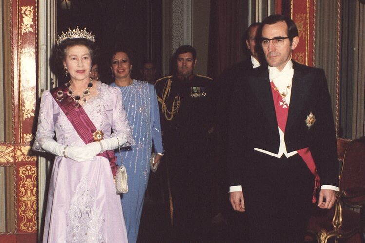 presidente-ramalho-eanes-com-rainha-isabel-ii-0-1-