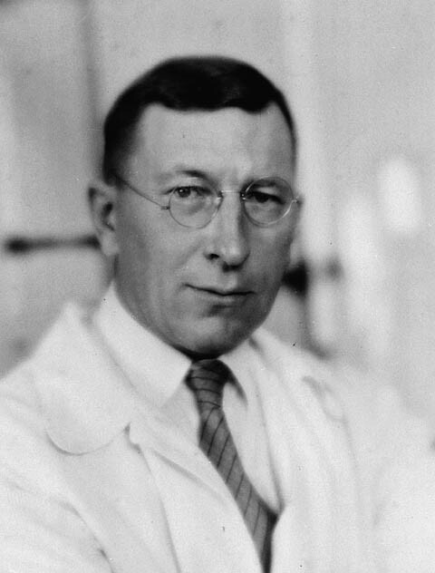 13 Fredrick_banting.jpg