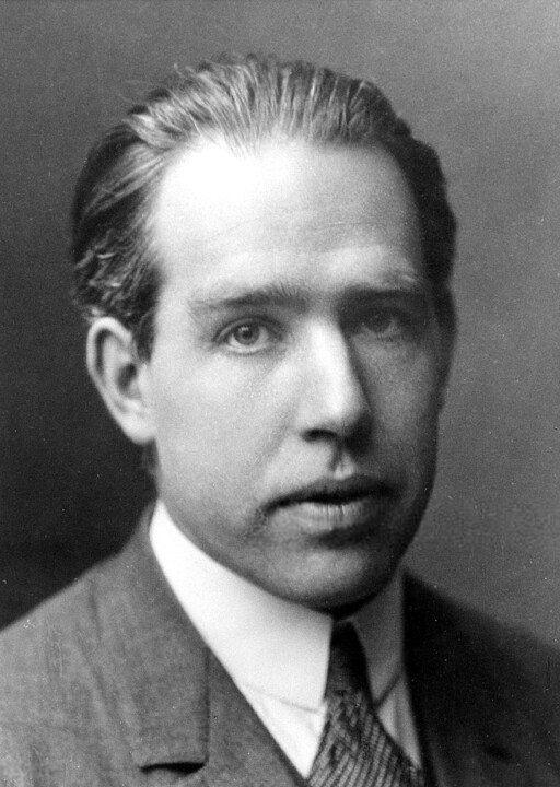 16 Niels_Bohr.jpg