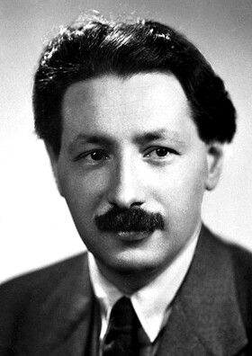 28 Ernst_Boris_Chain_1945.jpg