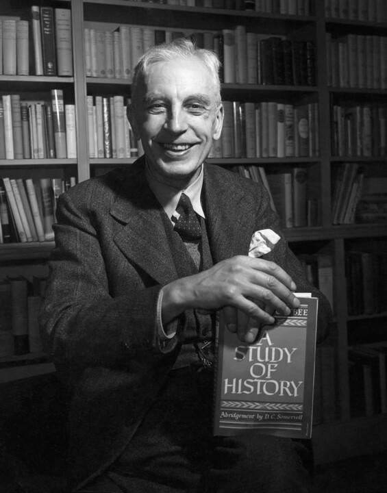 British-historian-Arnold-Toynbee.webp