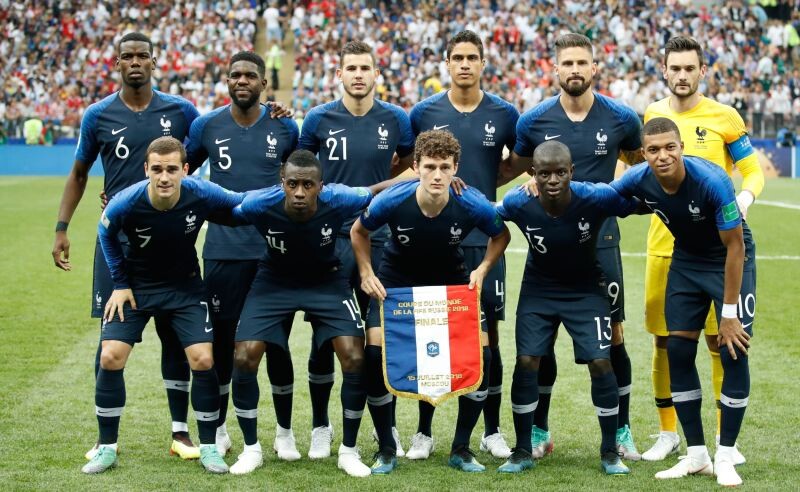 anotabahia-selecao-francesa-alcanca-a-marca-de-1-m