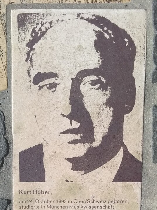 Kurt Huber - placa homenagem LMU.jpg