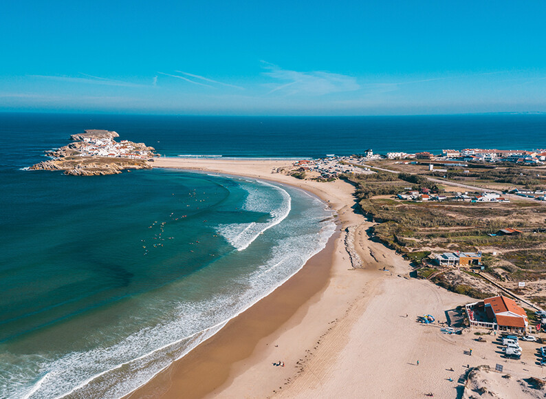 Baleal-beach-aereal-view-peniche-portugal.jpg