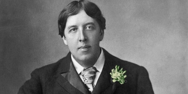 Oscar_Wilde_green_carnation.jpeg